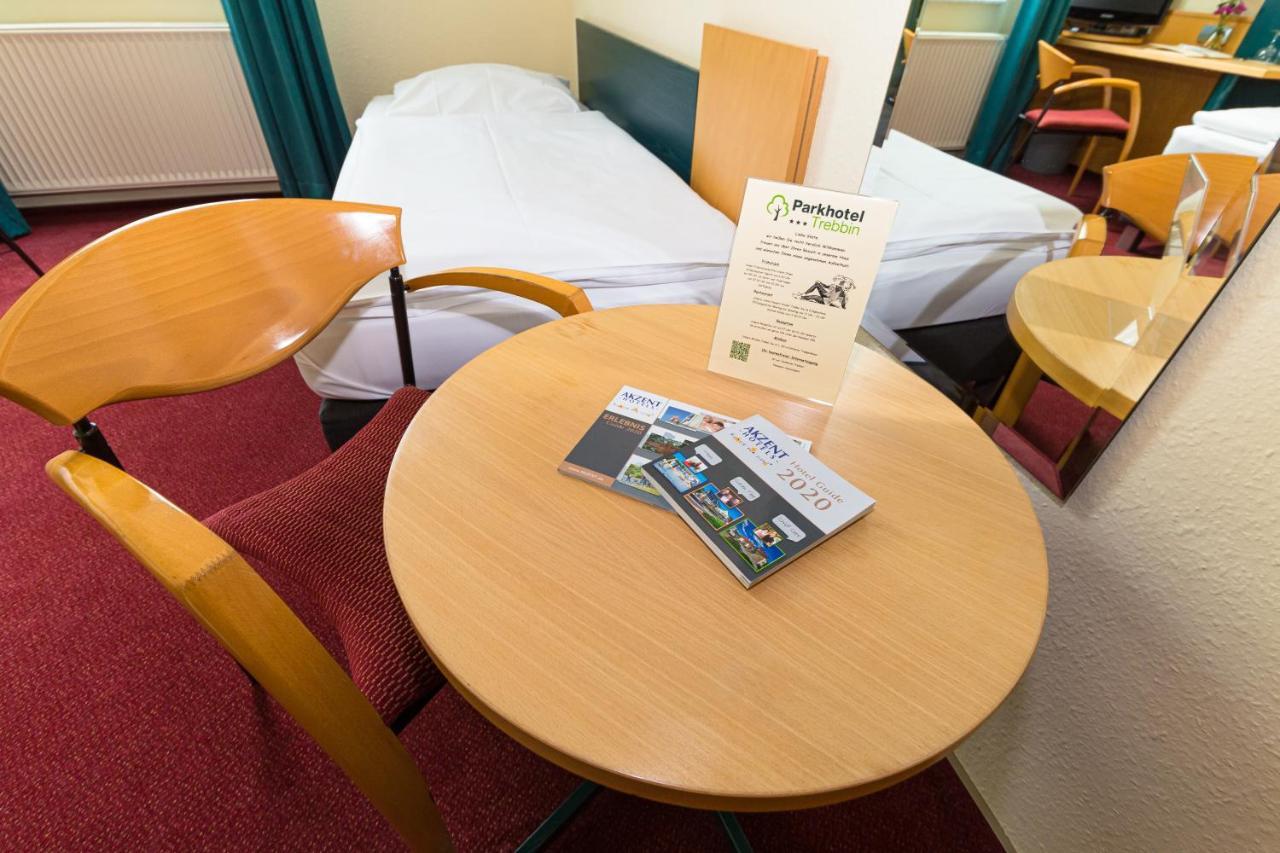 Akzent Parkhotel トレッビン エクステリア 写真