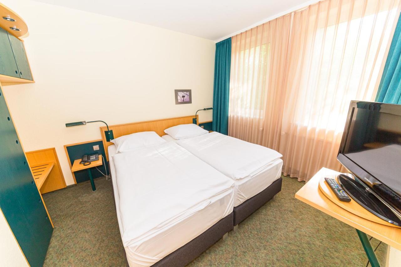 Akzent Parkhotel トレッビン エクステリア 写真