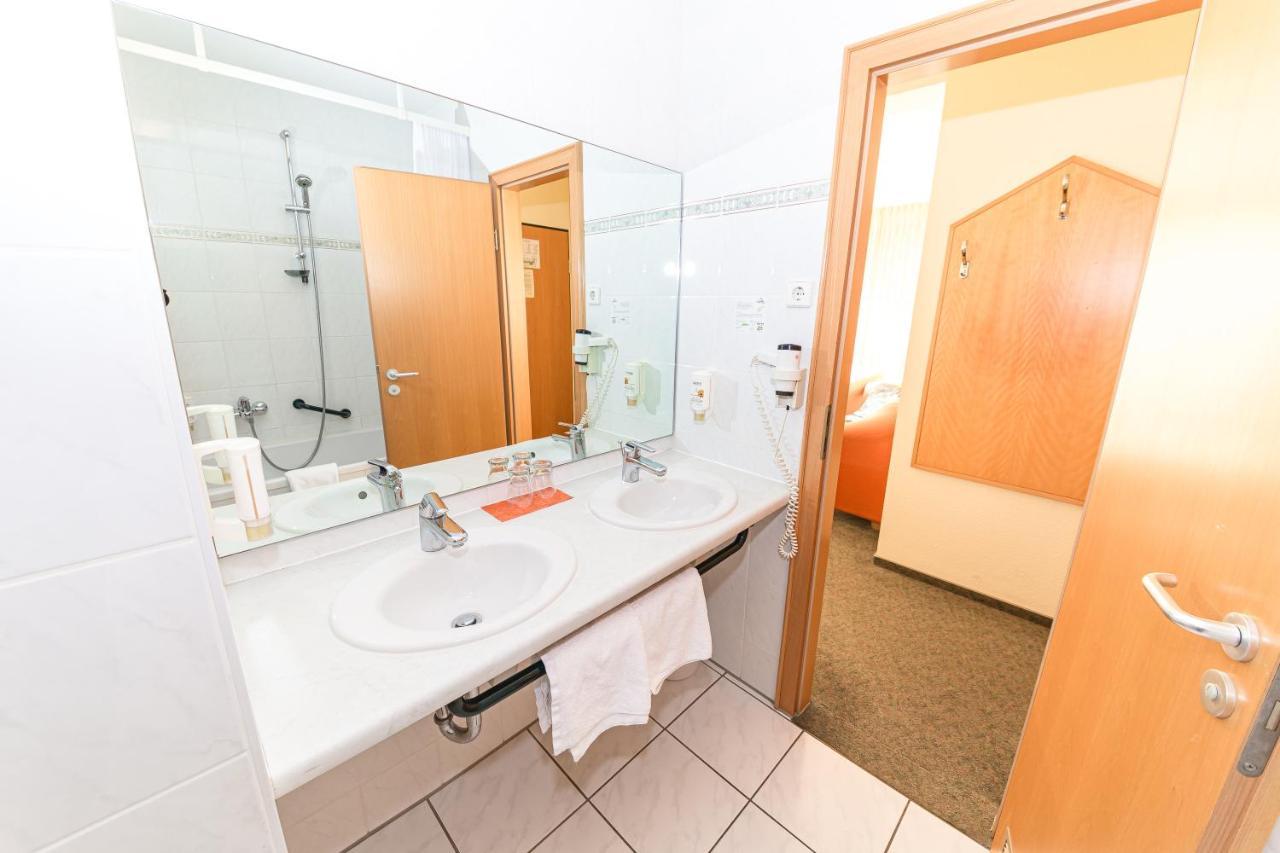Akzent Parkhotel トレッビン エクステリア 写真